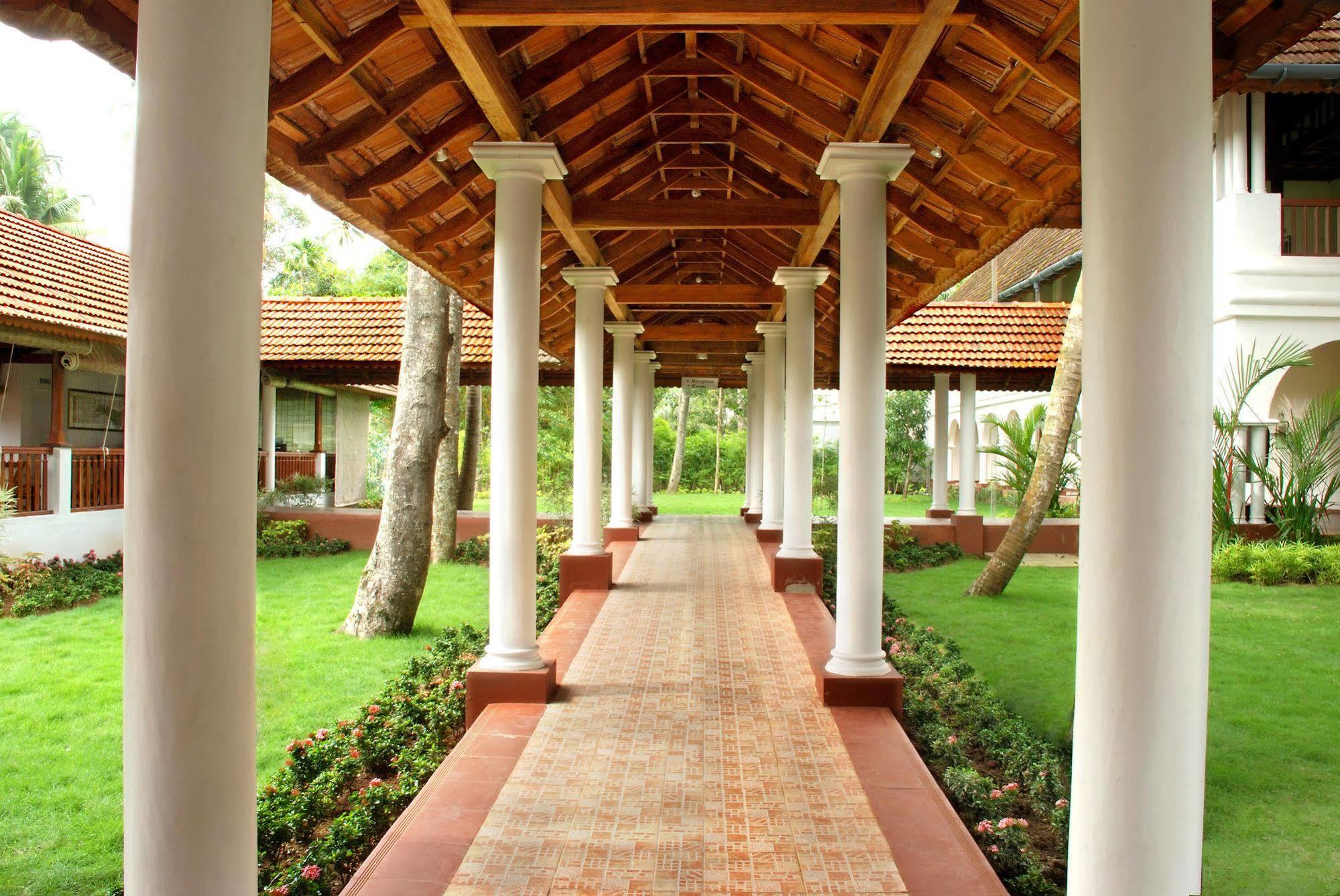 Lemon Tree Vembanad Lake Resort, Kerala Alappuzha Exteriér fotografie